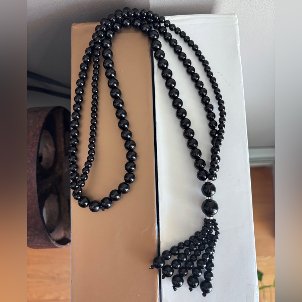 Elegant Venice Opera tasseled Black Necklace - Picture 3 of 10